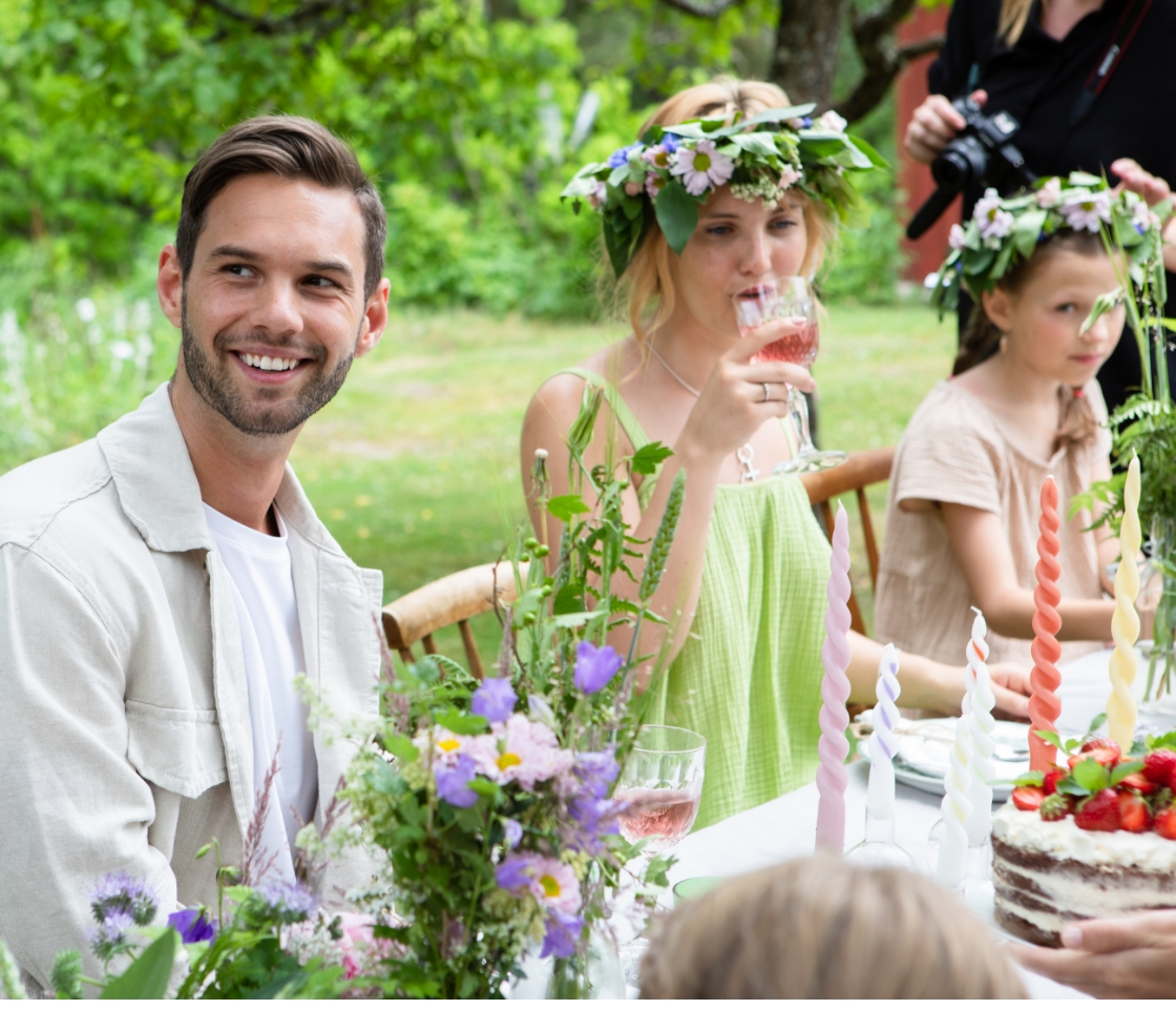 Midsummer celebration, eating and drinking